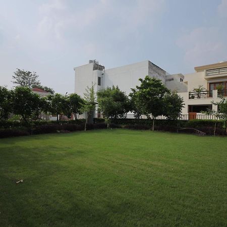 Shakti Villa Home Stay อัครา ภายนอก รูปภาพ