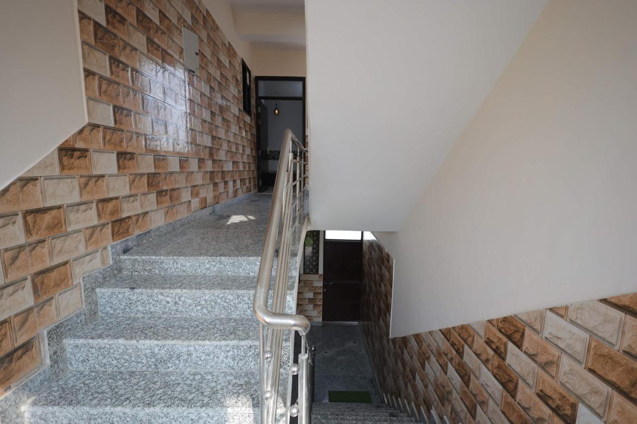 Shakti Villa Home Stay อัครา ภายนอก รูปภาพ