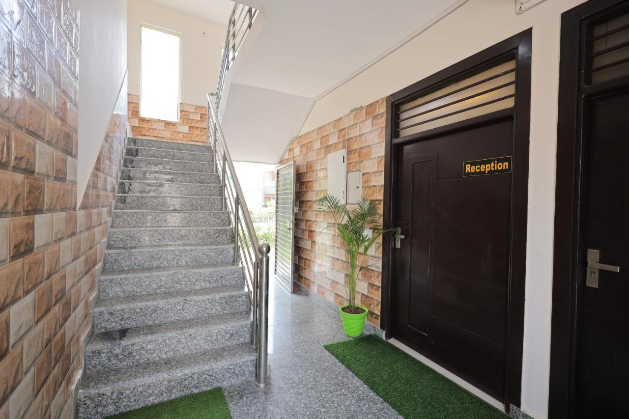 Shakti Villa Home Stay อัครา ภายนอก รูปภาพ