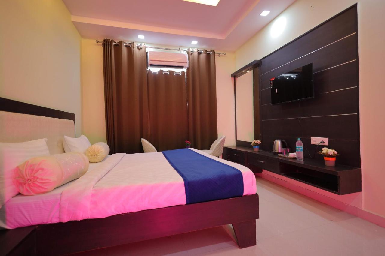 Shakti Villa Home Stay อัครา ภายนอก รูปภาพ