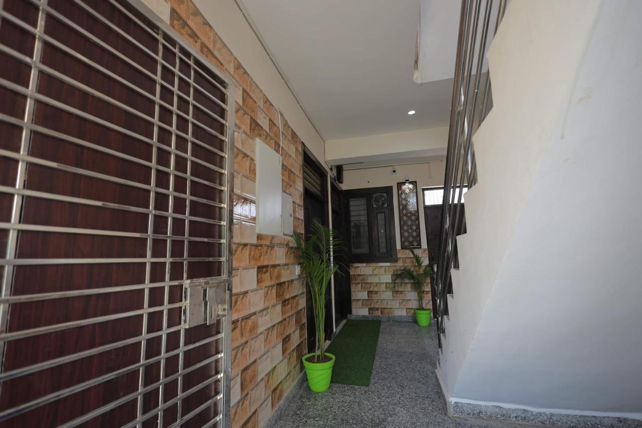 Shakti Villa Home Stay อัครา ภายนอก รูปภาพ