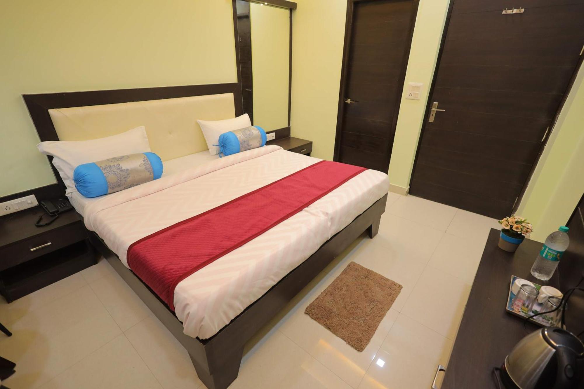 Shakti Villa Home Stay อัครา ภายนอก รูปภาพ