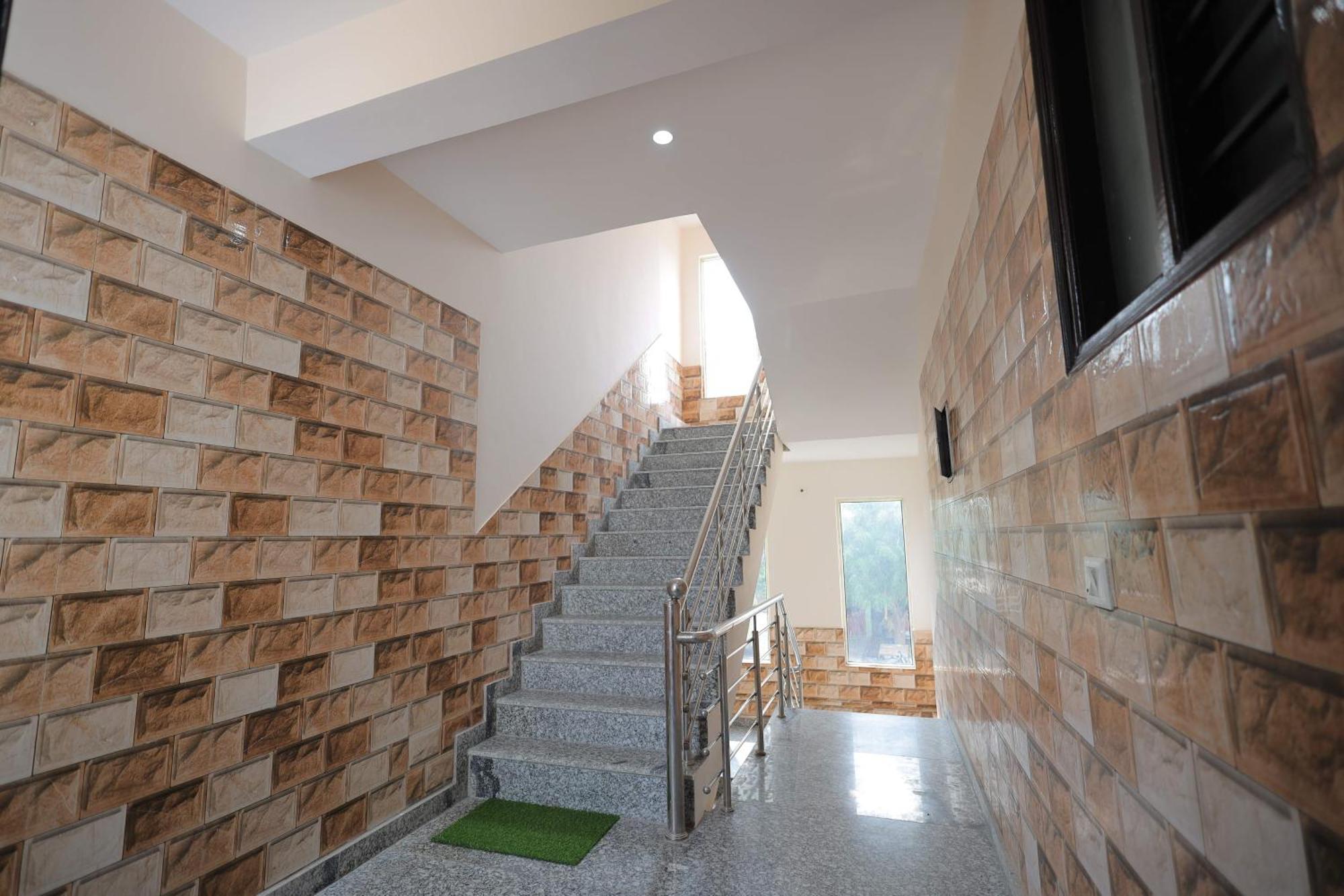Shakti Villa Home Stay อัครา ภายนอก รูปภาพ